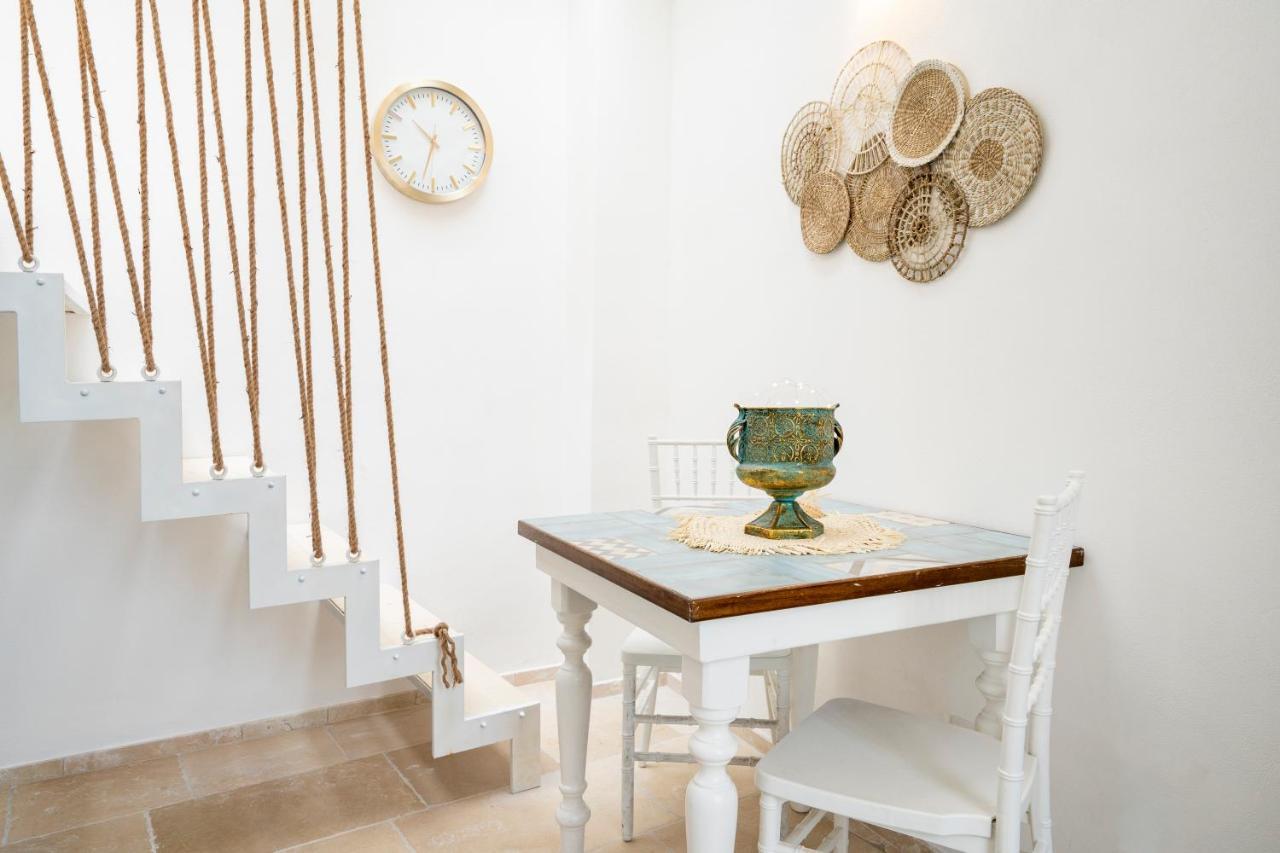 Apulia Charming Suites - Casa Lonfo Suite Sole Monopoli Exterior foto