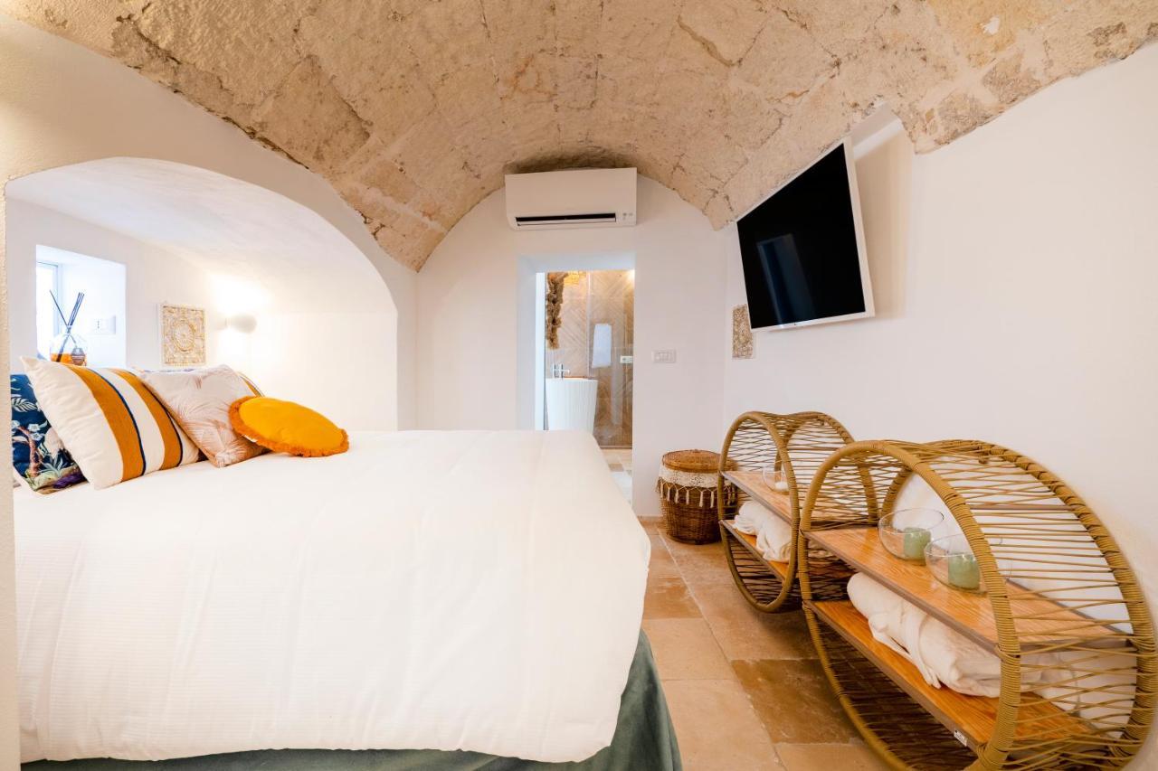 Apulia Charming Suites - Casa Lonfo Suite Sole Monopoli Exterior foto