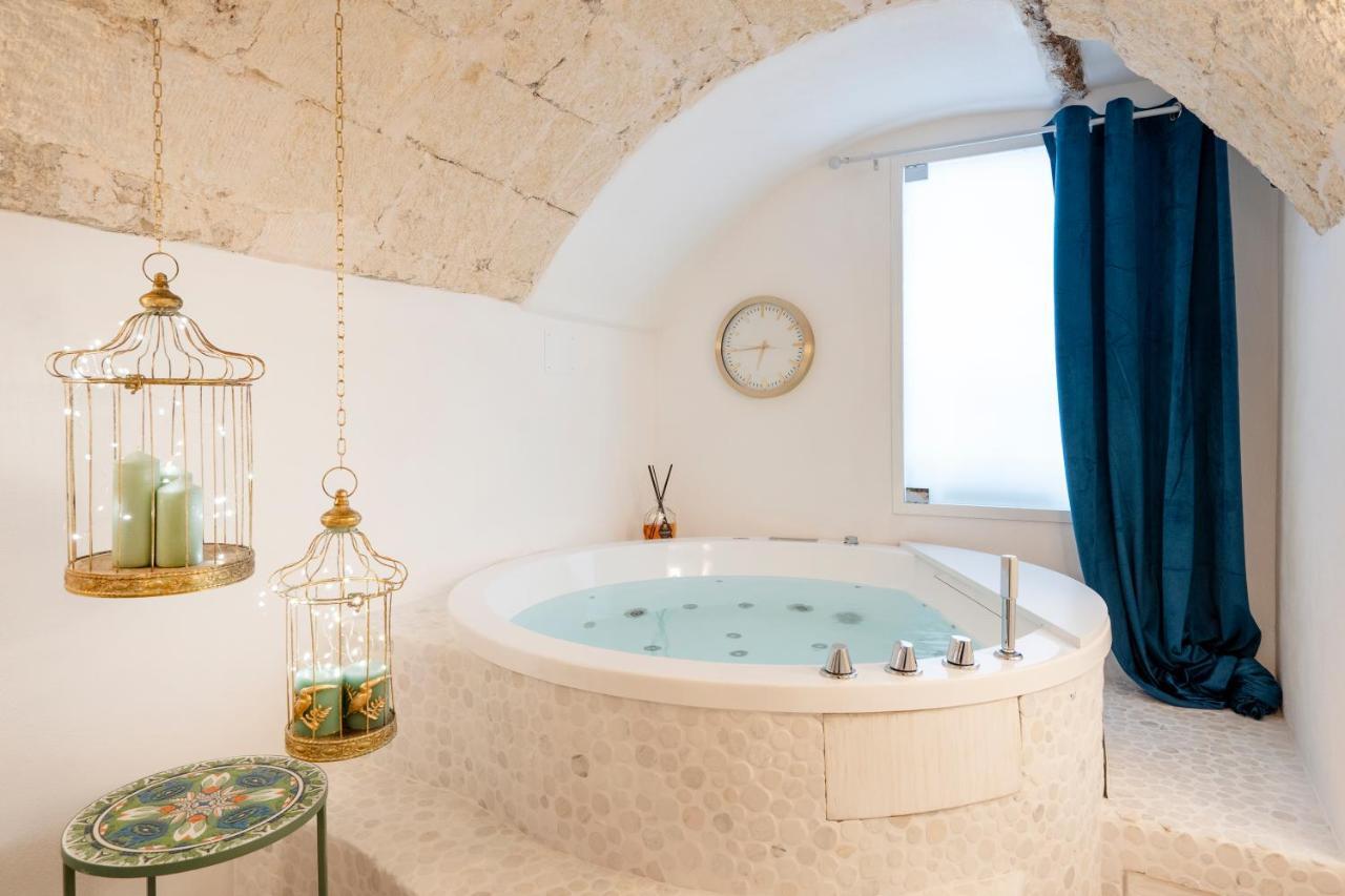 Apulia Charming Suites - Casa Lonfo Suite Sole Monopoli Exterior foto