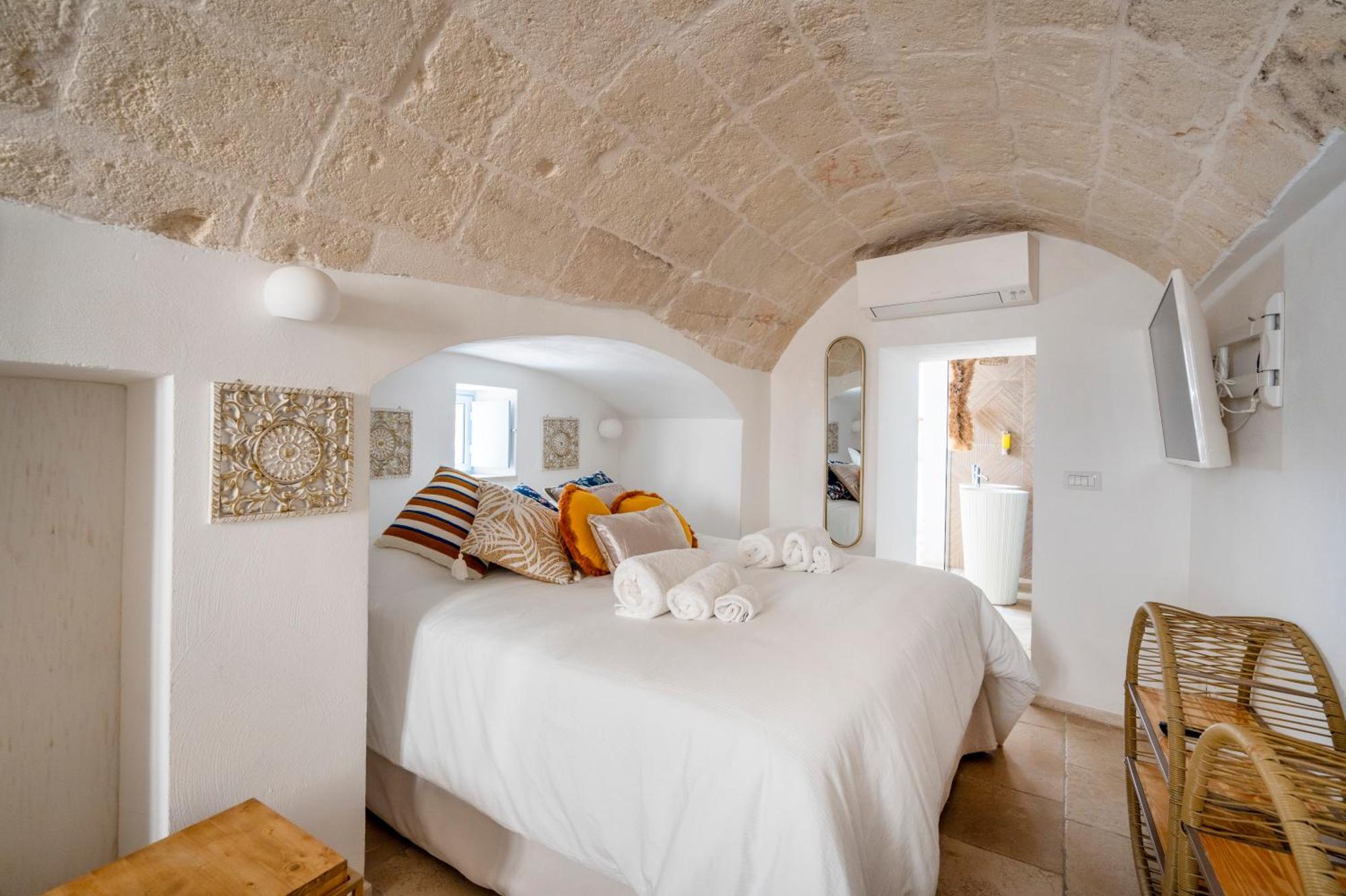 Apulia Charming Suites - Casa Lonfo Suite Sole Monopoli Exterior foto