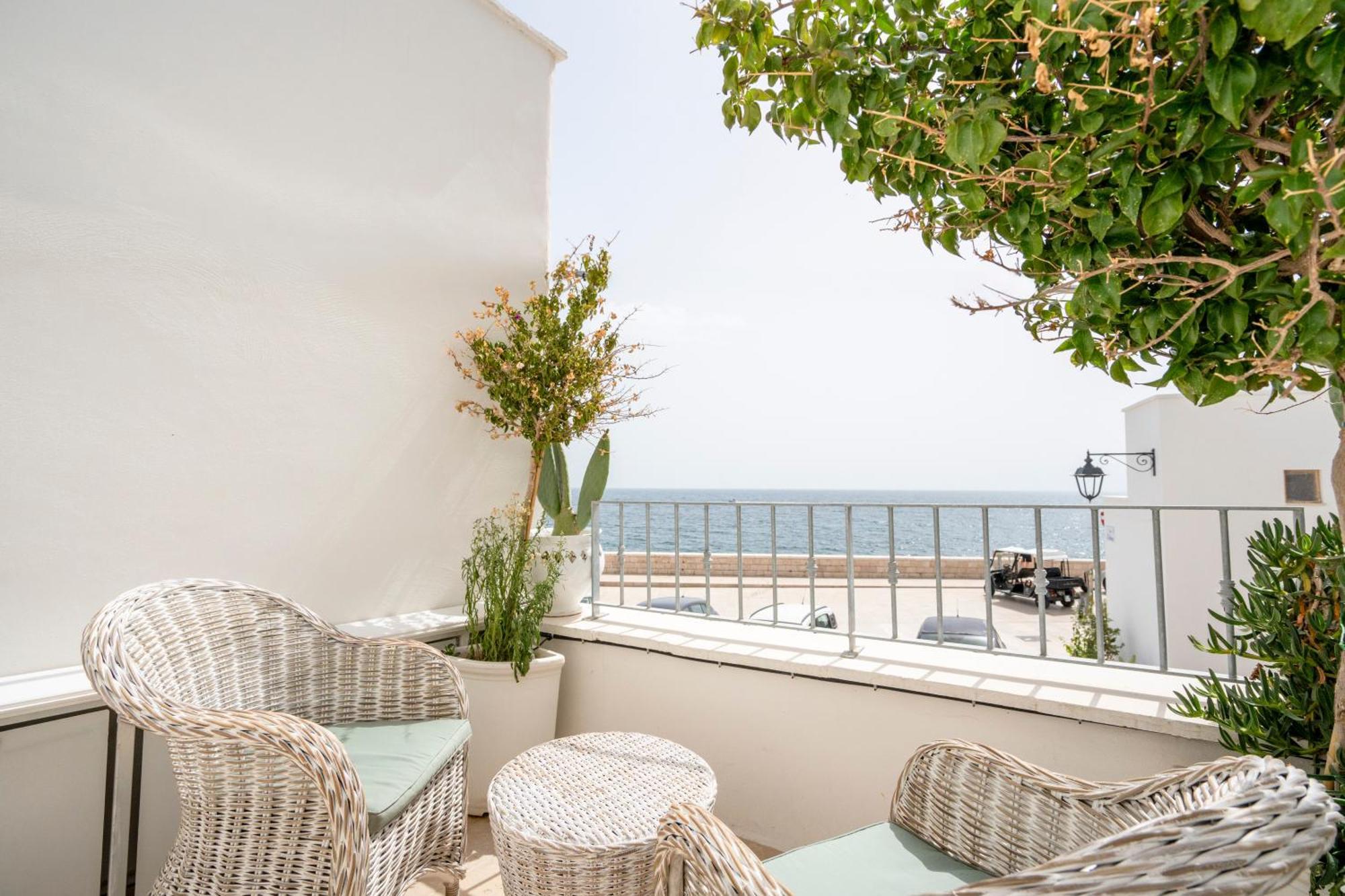 Apulia Charming Suites - Casa Lonfo Suite Sole Monopoli Exterior foto